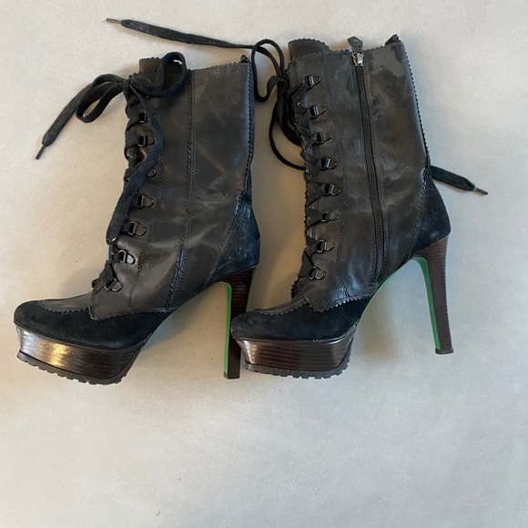 Black Donald Pliner platform boots - Picture 4 of 7